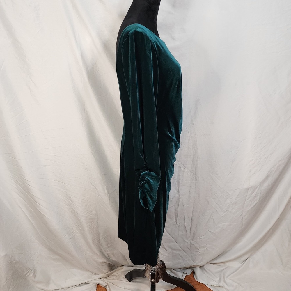 New! VINCE CAMUTO Size 14 Green Velvet Drape Ruched Knee Length Cocktail Dress - Picture 4 of 13